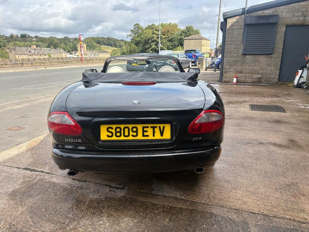 Jaguar XK8 Coupe 4.0 V8 Coupe Silver #14