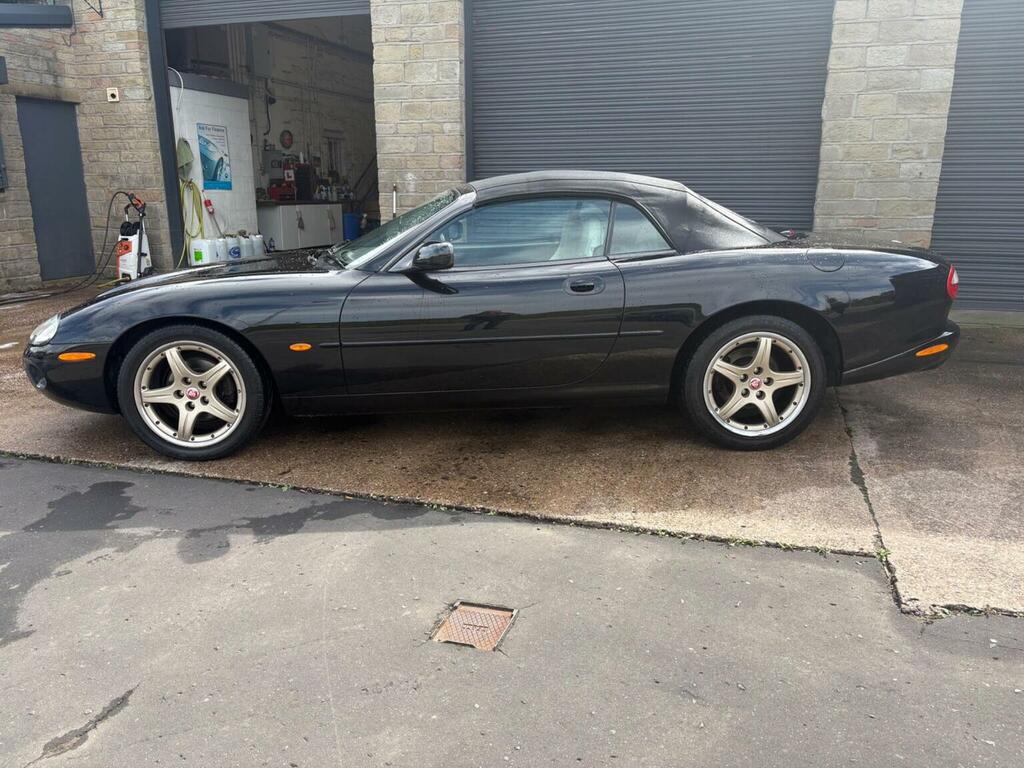 Jaguar XK8 Coupe 4.0 V8 Coupe Silver #13