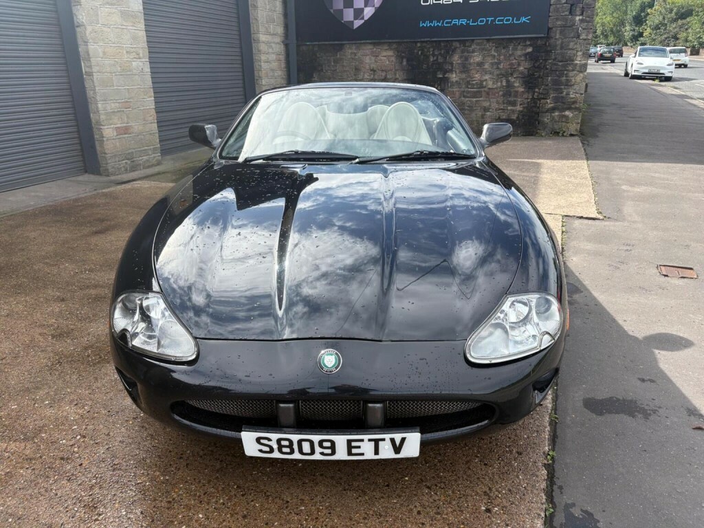 Jaguar XK8 Coupe 4.0 V8 Coupe Silver #32