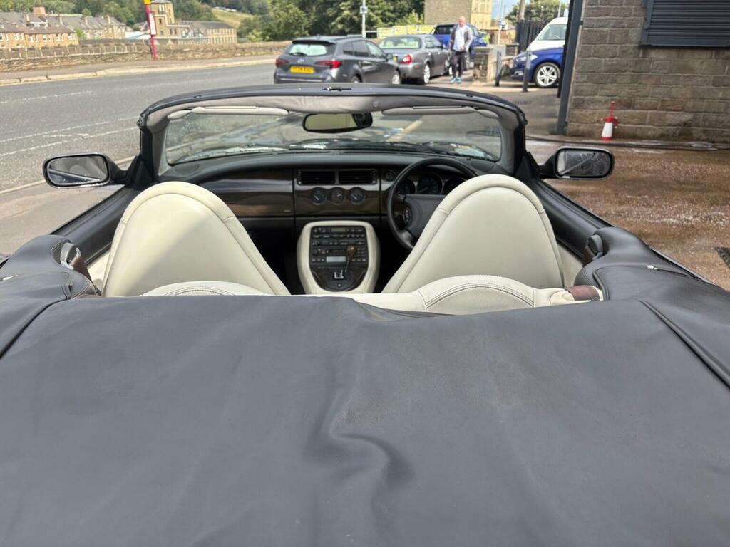 Jaguar XK8 Coupe 4.0 V8 Coupe Silver #28