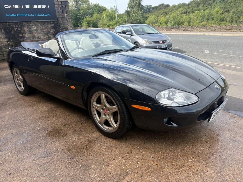 Jaguar XK8 Coupe 4.0 V8 Coupe Silver #30