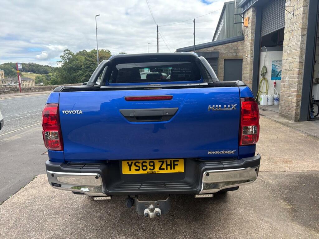 Toyota HILUX D-4d Active Tipper Double White #7