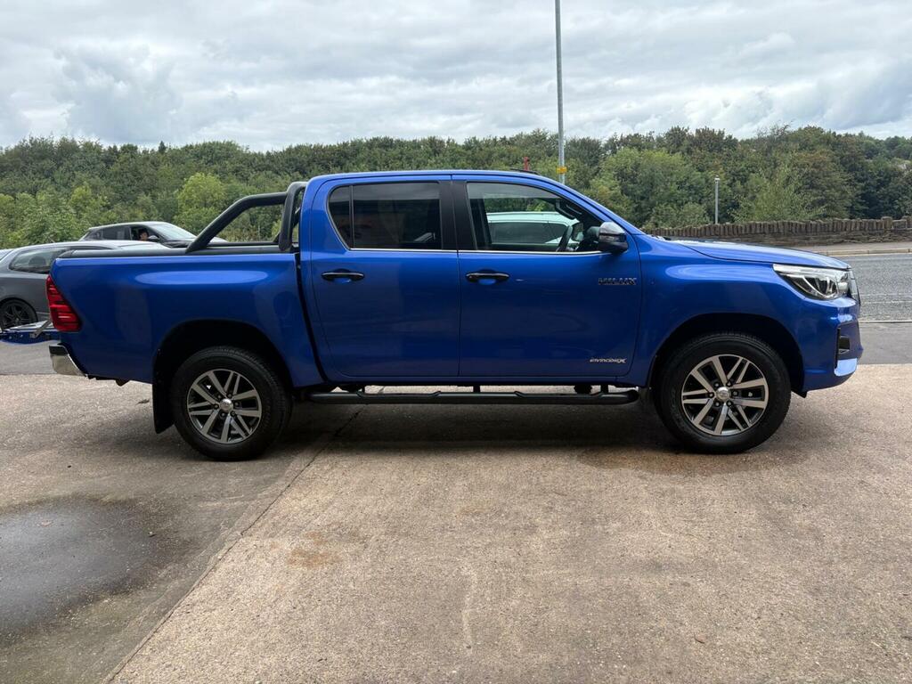 Toyota HILUX D-4d Active Tipper Double White #8