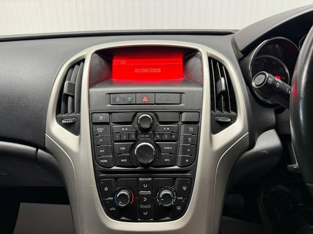 Vauxhall Astra 1.4L Exclusiv Grey #24