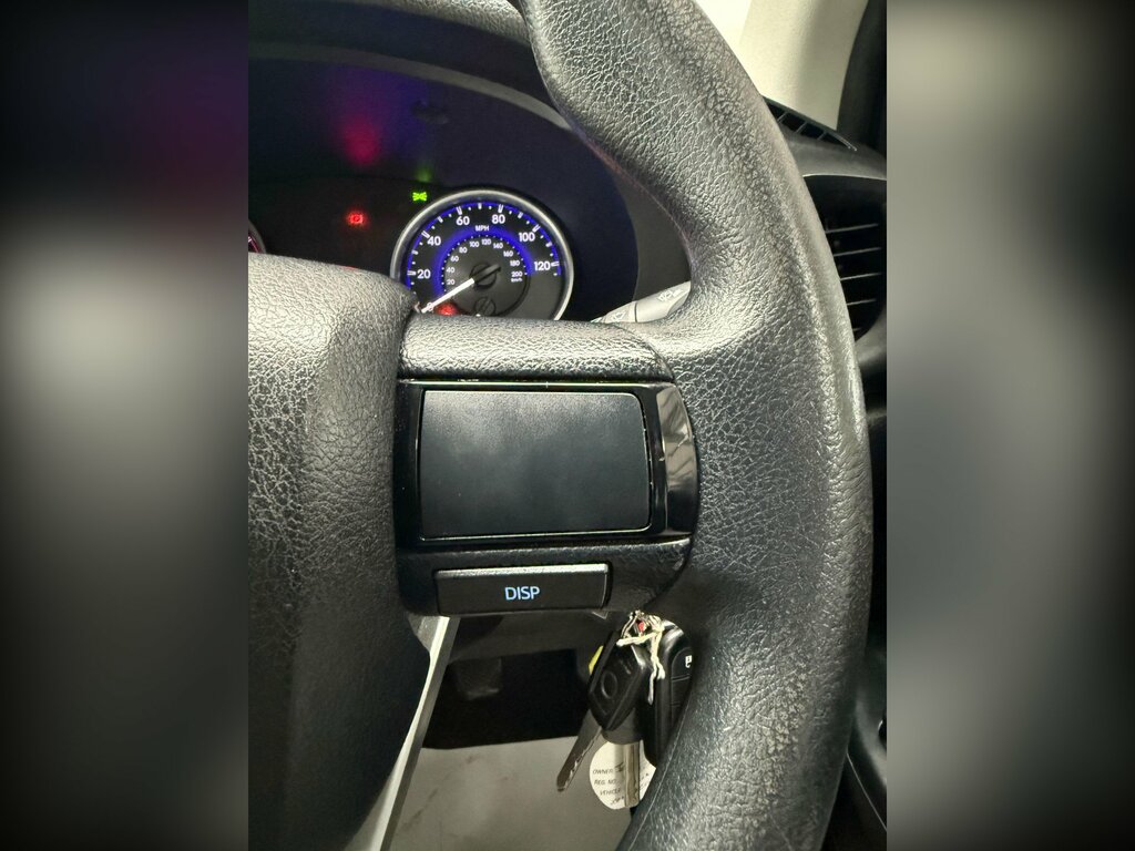 Toyota HILUX Invincible Dcab Pick Up 2.4 D-4d White #30