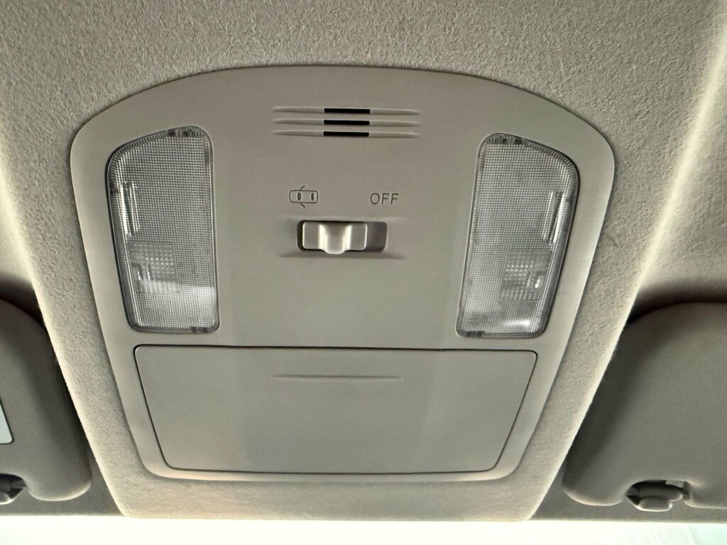 Toyota HILUX Invincible Dcab Pick Up 2.4 D-4d White #27