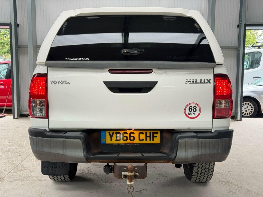 Toyota HILUX 2.4 D-4d Active 4Wd Euro 6 White #4