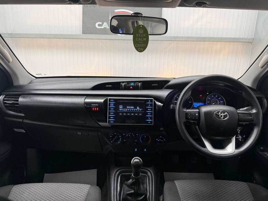 Toyota HILUX Invincible Dcab Pick Up 2.4 D-4d White #13
