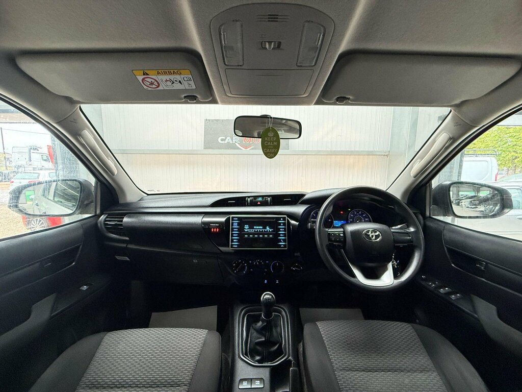 Toyota HILUX Invincible Dcab Pick Up 2.4 D-4d White #12