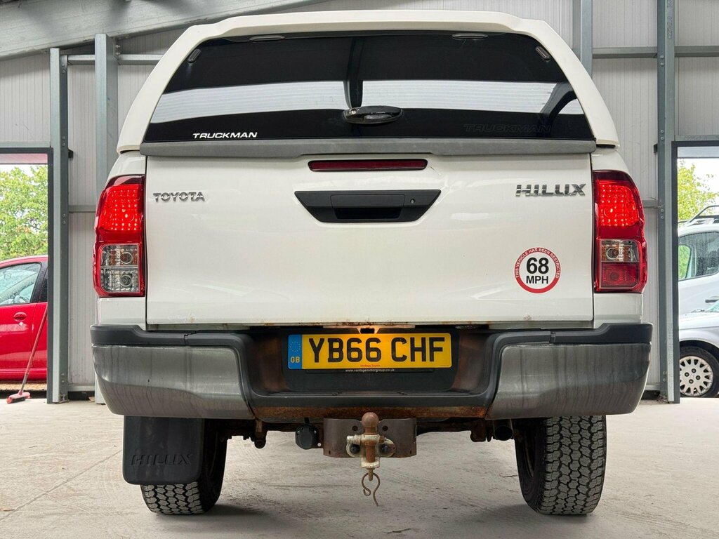 Toyota HILUX 2.4 D-4d Active 4Wd Euro 6 White #3