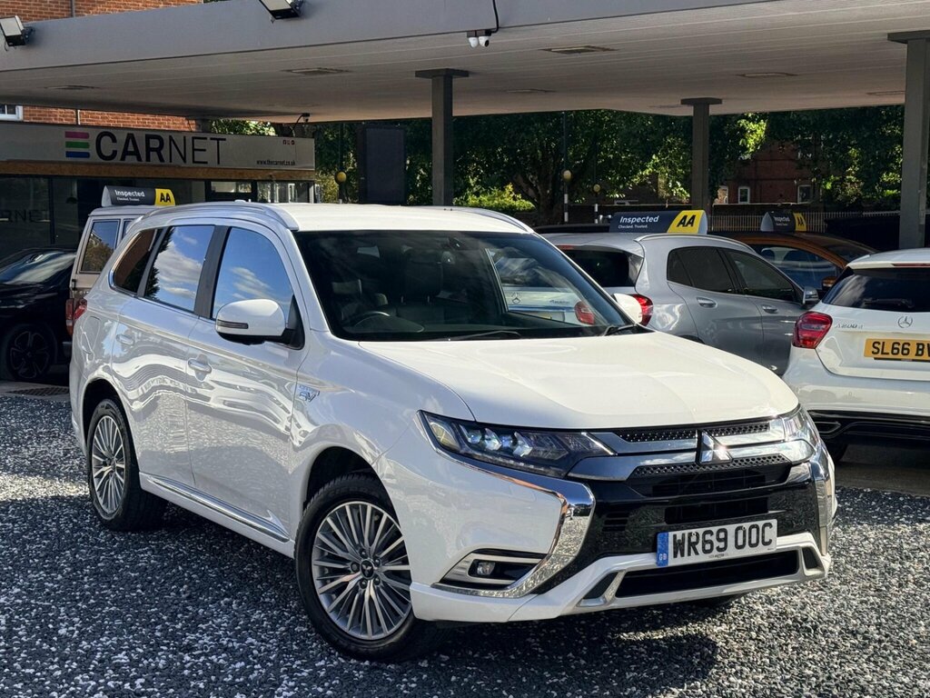 Mitsubishi Outlander 2.4H Twinmotor 13.8Kwh 4H Cvt 4Wd Euro 6 Ss White