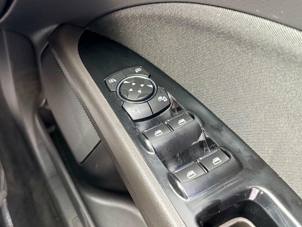 Ford Mondeo 2.0 Tdci Titanium Hatchback Powershift Red #51
