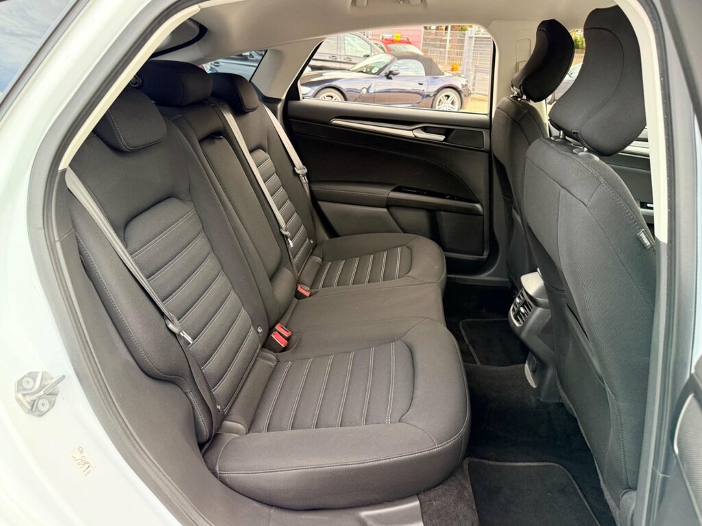 Ford Mondeo 2.0 Tdci Titanium Hatchback Powershift Red #38