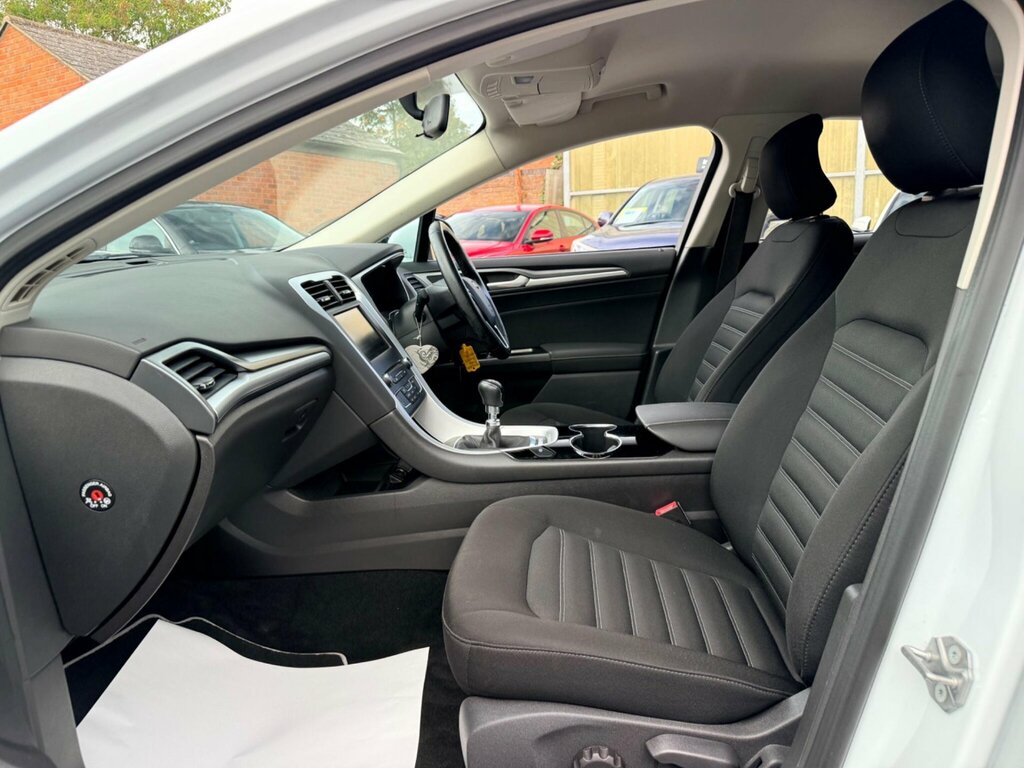 Ford Mondeo 2.0 Tdci Titanium Hatchback Powershift Red #27