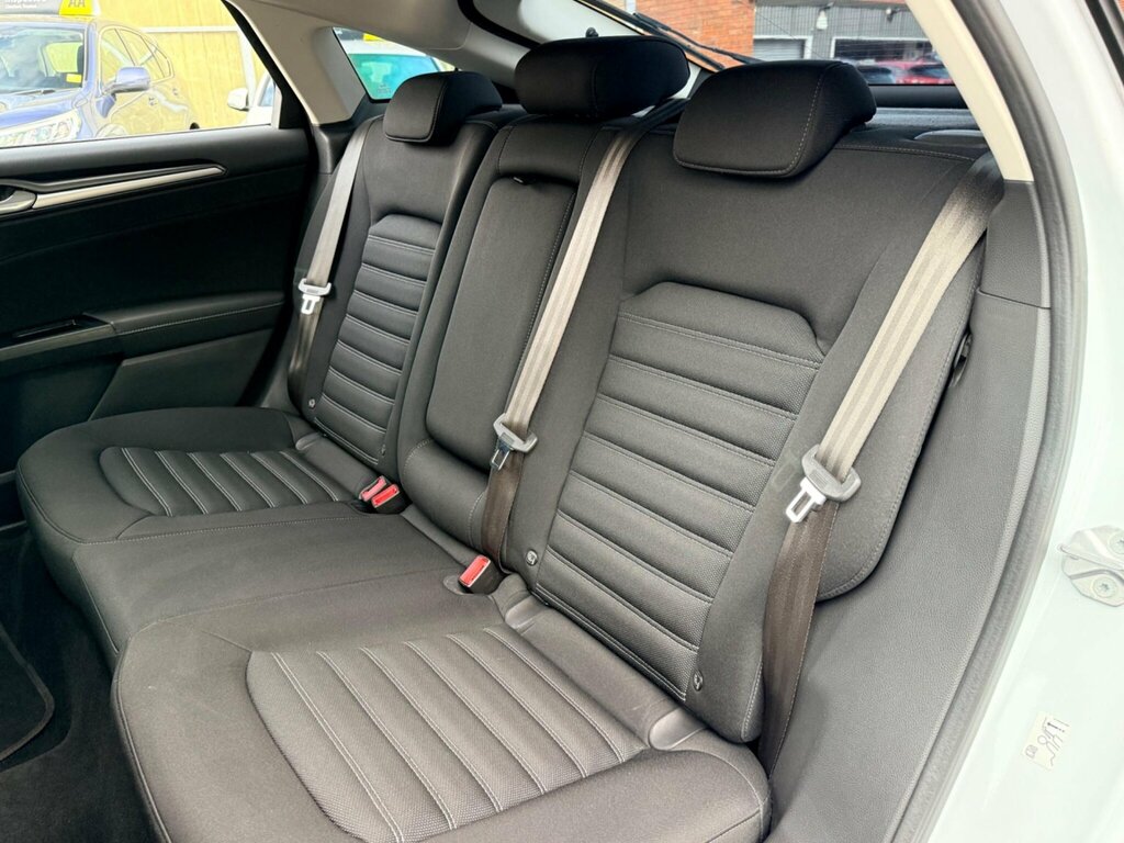 Ford Mondeo 2.0 Tdci Titanium Hatchback Powershift Red #31