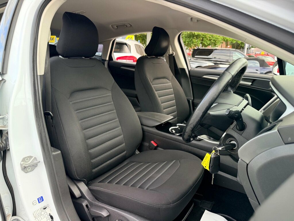 Ford Mondeo 2.0 Tdci Titanium Hatchback Powershift Red #24