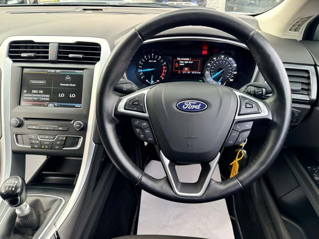 Ford Mondeo 2.0 Tdci Titanium Hatchback Powershift Red #36