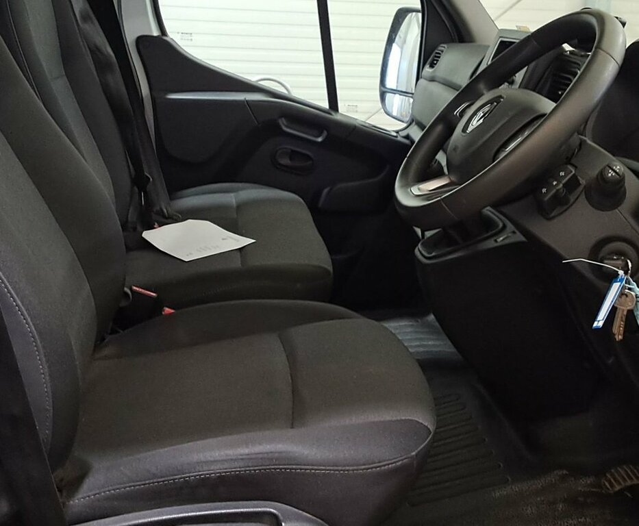 Renault Master Diesel White