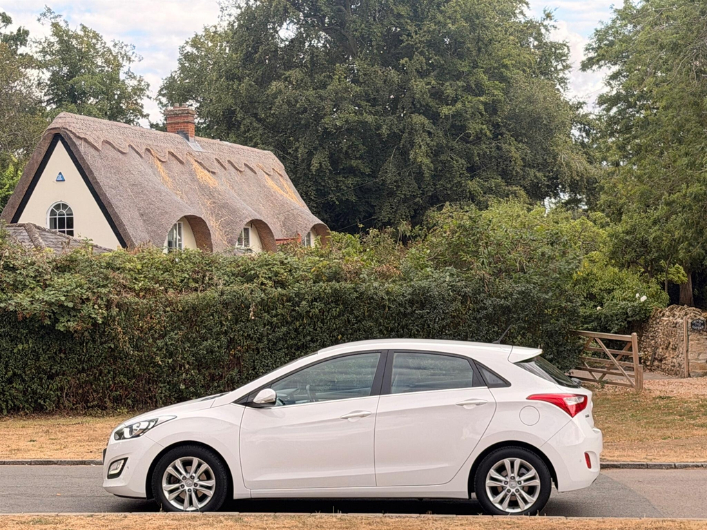 Hyundai I30 1.6 Crdi Blue Drive Style Euro 5 Ss White #6