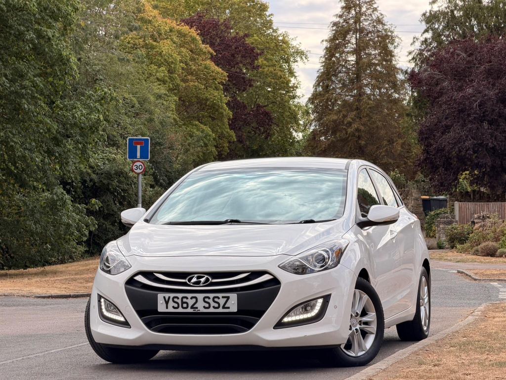 Hyundai I30 1.6 Crdi Blue Drive Style Euro 5 Ss White #3
