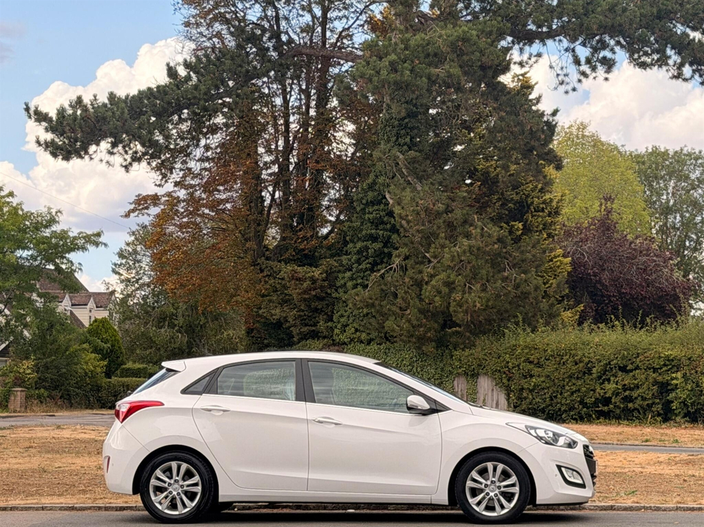 Hyundai I30 1.6 Crdi Blue Drive Style Euro 5 Ss White #5