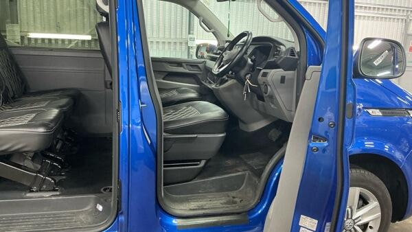 Volkswagen Transporter Shuttle 2.0 Shuttle Tdi Se Dsg Lwb Euro 6 Ss Blue #6