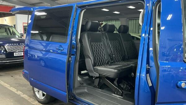 Volkswagen Transporter Shuttle Tdi Se Black #7