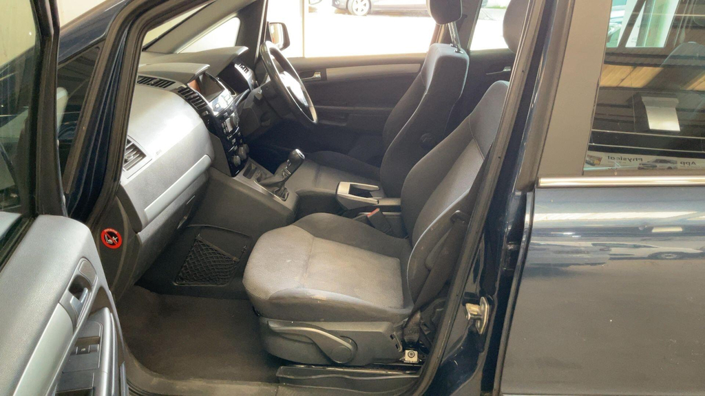 Vauxhall Zafira Mpv Blue #10