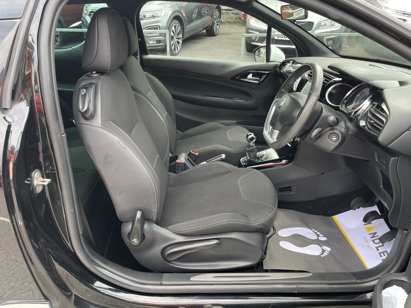 DS DS 3 Ds 3 1.6 Bluehdi Dstyle Nav Hatchback M Black #20