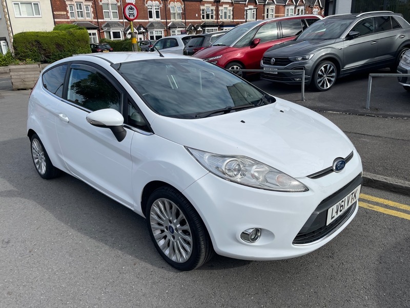 Ford Fiesta Titanium White #5