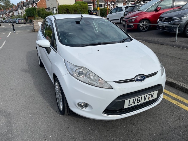 Ford Fiesta Titanium White #3