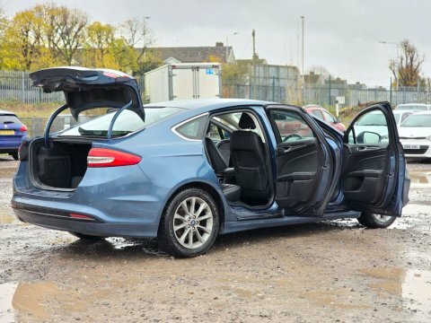 Ford Mondeo  Black #22