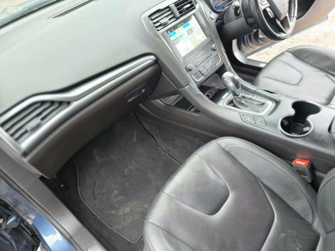 Ford Mondeo  Black #24