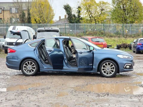 Ford Mondeo  Black #13