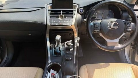 Lexus NX 300H 2.5 Luxury With Lexus Navigation Silver #7