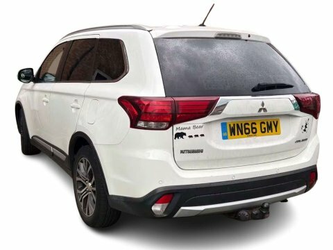 Mitsubishi Outlander 2.2 Di-d Gx3 White #4