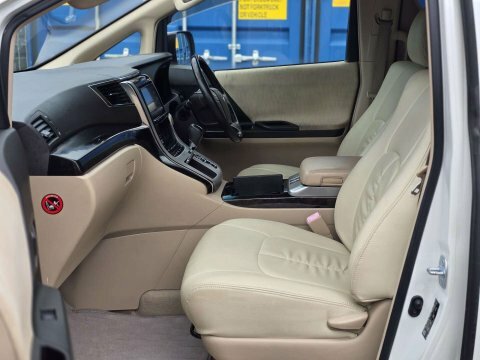 Toyota Alphard Royallounge Le 4Wd White #10