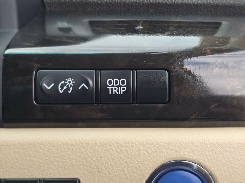Toyota Alphard Royallounge Le 4Wd White #19