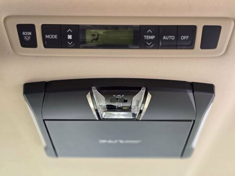 Toyota Alphard Royallounge Le 4Wd White #15