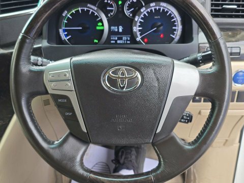Toyota Alphard Royallounge Le 4Wd White #33