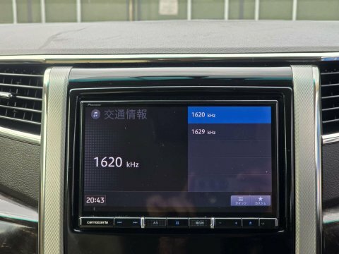 Toyota Alphard Royallounge Le 4Wd White #21