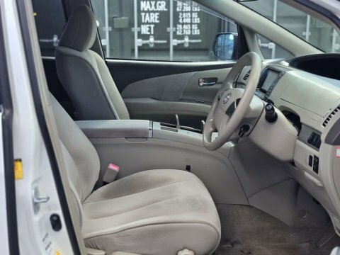 Toyota Estima Mpv E-four X 200959 White #18