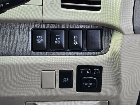 Toyota Estima 2.4 E-four X,ulez 2.4 White #16