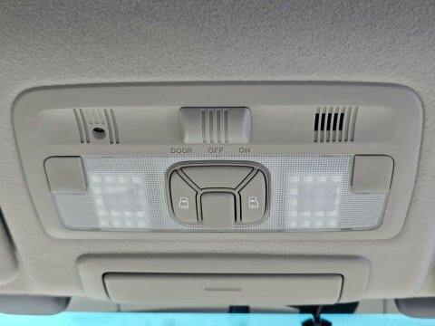 Toyota Estima 2.4 E-four X,ulez 2.4 White #26