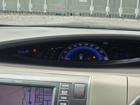 Toyota Estima 2.4 E-four X,ulez 2.4 White #30