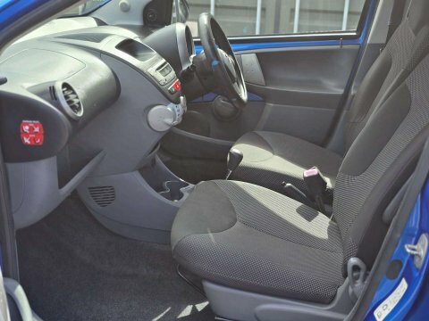 Toyota Aygo Hatchback #11