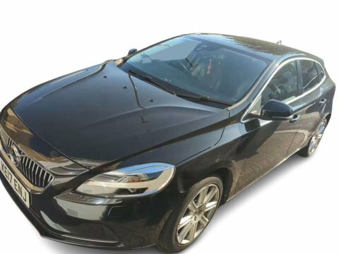 Volvo V40 1.5 T3 Inscription Black #2