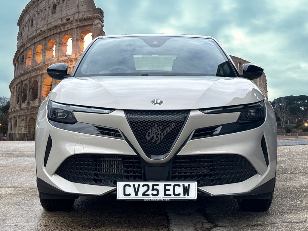 Alfa Romeo Junior 1.2 Turbo Ibrida Black #2