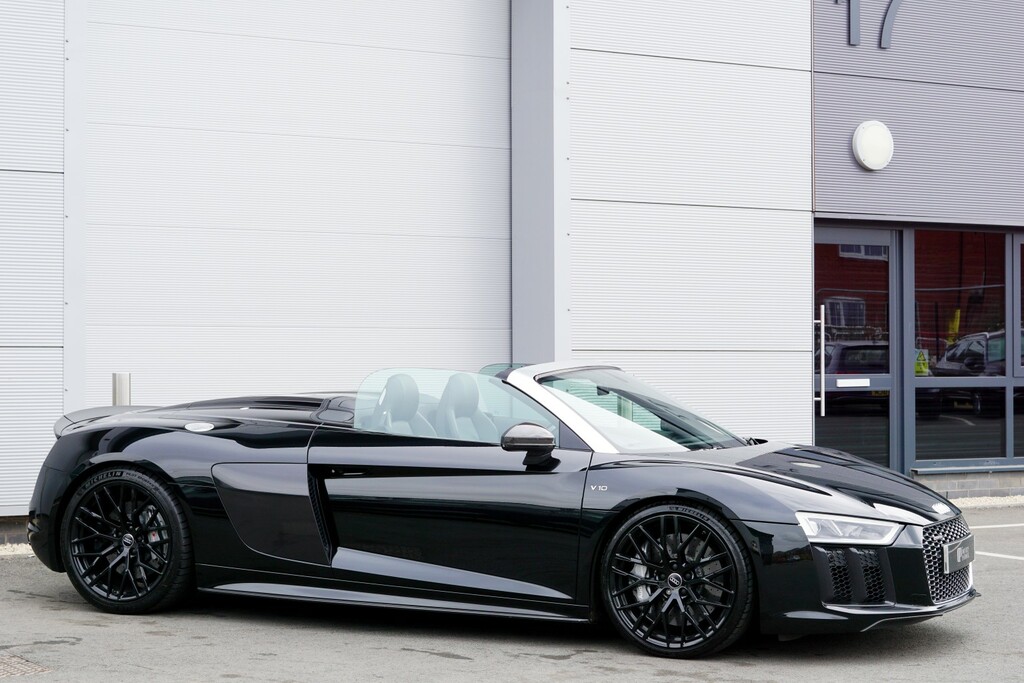 Audi R8 5.2 Fsi V10 Plus Black #2