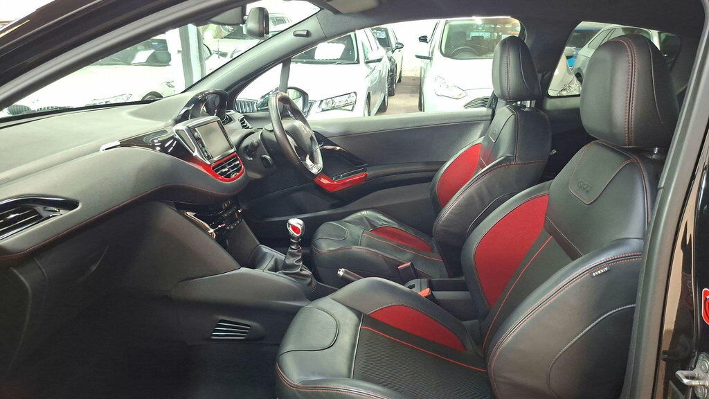 Peugeot 208 1.0 Puretech Active White #24